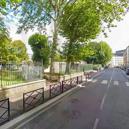 Sous Les Toits - Et Calme - Gare Et Tram à 4 Min
